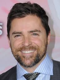 Does Kavan Smith enjoy cooking in real life?