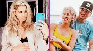 We just kind of wrote a song about our background, about how we connected if unaware, brown's wife is a vocalist herself and a 2019 graduate of boston's esteemed berklee. Kane Brown S Wife Katelyn Flaunts Bare Baby Bump In New Photo Country Rebel