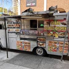 Food Truck Gyro. Corn And Other Food — Restaurant food truck in New York, New York