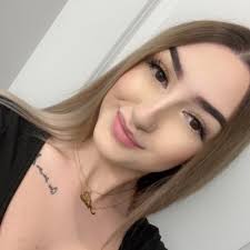 Anna Lovato (@annalovato_xo)