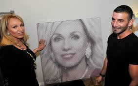 I think everyone should have a giant wall art of themselves in their  house💁🏼‍♀️. #Throwback to when Kfir Moyal made this one for me at Haus  Fashion Lab . I still think