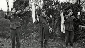 Für viele zeitgenössische beobachter ist an diesem tag der zweite weltkrieg in europa vorbei, auch wenn vereinzelt in berlin noch bis zum 4. Kriegsende 1945 Wie Der Zweite Weltkrieg Im Norden Endete Ndr De Geschichte Chronologie Kriegsende