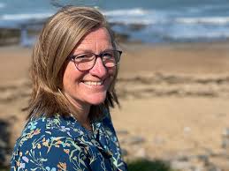 Krista Belcher's Instagram, Twitter & Facebook