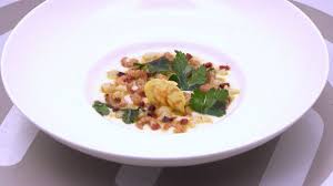 Les Chips De Persil Plat Au Micro Ondes A Tester Plat Gastronomique Veloute Chou Fleur Crevettes Grises