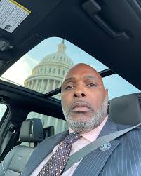 Reginald Carswell's Instagram, Twitter & Facebook