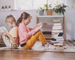 Εικόνα Παιδιά που επιλέγουν βιβλία