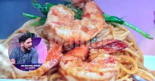 Resepi spaghetti chicken bolognese klasik ini pasti akan menjadi kegemaran ramai. Chef Nik Michael Imran Kongsi Resipi Spageti Goreng Mamak Sedap Dan Mudah Mingguan Wanita