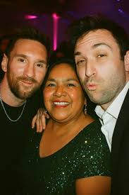 Yo le había comprado un agüita pero Doña Luisa ya se había escogido todo un  banquete con el menú plus de las nuevas del MulticineBolivia. #amistad #fyp  #drama #humor #comedia