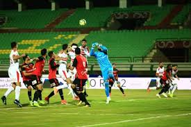 أثار خروج التونسي فرجاني ساسي، لاعب وسط الزمالك المصري، من قائمة مباراة طلائع الجيش، حالة من الجدل بسبب موقفه من التجديد. Ø§Ù„ØªÙŠØ§Ø± Ø§Ù„Ø£Ø®Ø¶Ø± Ø§Ù„Ø²Ù…Ø§Ù„Ùƒ Ø¶Ø¯ Ø·Ù„Ø§Ø¦Ø¹ Ø§Ù„Ø¬ÙŠØ´ ØªØ¹Ø±Ù Ø¹Ù„Ù‰ Ù…ÙˆØ¹Ø¯ Ø§Ù„Ù…Ø¨Ø§Ø±Ø§Ø© ÙˆØ§Ù„Ù‚Ù†ÙˆØ§Øª Ø§Ù„Ù†Ø§Ù‚Ù„Ø©