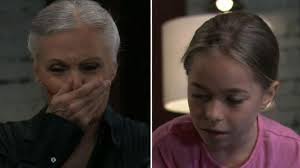 Violet's friends support her during her dad's crisis