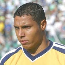 Guillermo LEÓN Celis. Nunca nadie estuvo tan bien bautizado. Hoy dejó todo