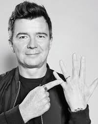 Thanks to the rick rolling meme, casual people tend to refer to astley as rick roll or calling the. Rick Astley Im Interview Ohne Worte Sz Magazin