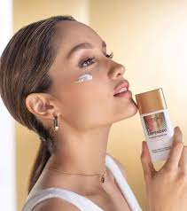 اكتشفي يوفي ديفندر مع وقاية من الشمس ٥٠ + الجديد🆕 : الواقي الشمس اليومي ضد  تقدم سن البشرة من #لوريال_باريس. غني بالارليسيوم، يحمي البشرة من 5 سنوات من  علامات تقدم السن في