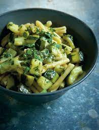 Pasta With Courgettes Recipe Recipes Zucchini Recipes Zucchini Pasta