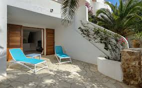 Los tipos de propiedades más populares son villa (424) y apartamento (335). Venta De Casas De Lujo En Ibiza Ibiza Vip Experience