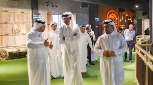 ونشر الرواد تعليقات أبدوا من خلالها الإعجاب بالصور واللقطات للأمير دون أن يحددوا المكان او اسم المطعم في العاصمة القطرية. ØµØ§Ø­Ø¨ Ø§Ù„Ø³Ù…Ùˆ Ø§Ù„Ø´ÙŠØ® ØªÙ…ÙŠÙ… Ø¨Ù† Ø­Ù…Ø¯ Ø¢Ù„ Ø«Ø§Ù†ÙŠ Ø£Ù…ÙŠØ± Ø§Ù„Ø¨Ù„Ø§Ø¯ Ø§Ù„Ù…ÙØ¯Ù‰ ÙŠØ²ÙˆØ± Ù…Ø²Ø±Ø¹Ø© Ø¨Ù„Ø¯Ù†Ø§ Baladna