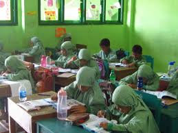 Yang bisa digunakan untuk melengkapi administarsi guru yang dapat di unduh secara gratis dengan menekan latihan soal dan jawaban bahasa arab kelas 5 semester 2 soal uas desain grafis x beserta jawabany contoh soal b inggris kelas 7 essay things. Download Soal Uas Semester 1 Dan 2 Bahasa Arab Sdit Mi Tahun 2015 2016 Sdit Nurul Huda