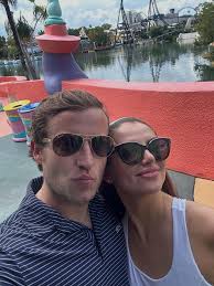 William Sieveking 11:11 (@willysieveking) • Threads, bày tỏ nhiều hơn