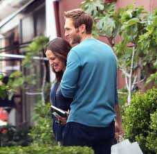 Actress jennifer garner reportedly has a new boyfriend, caligroup ceo john miller. Jennifer Garner And John Miller Enjoy Breakfast In Brentwood See Pic