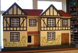 Completed No 77 Triang House House Doll House Dollhouse Furniture