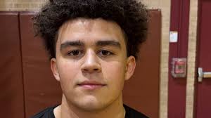 Here are 28 players to watch from 13 Seacoast high school boys basketball  teams in 2025-26. See link below ⬇️ bit.ly/4rGAh0J