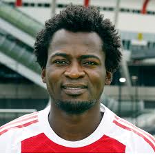 24 Een Nederlandse voetbaltrainer op de Cook Eilanden