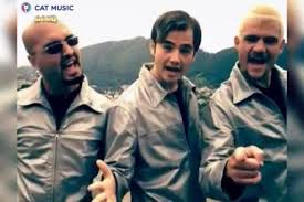 Am crezut cand ingerii mi au spus, ca singur n`am sa fiu am crezut in primul tau sarut, dar a fost prea tarziu. Vreau SÄƒ Te Uit Fan 3rei Sud Est