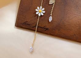 束芬 长款不对称精致小雏菊耳钉女轻奢蝴蝶耳环高级感法式耳饰 小雏菊蝴蝶耳钉 m140 图片 价格 品牌 报价 京东 jewelry necklace bags