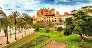 Oferte si tarife bilete avion palma de mallorca. Palma De Mallorca In Plin Sezon 175 Euro P Zbor 7 Nopti De Cazare Travelator