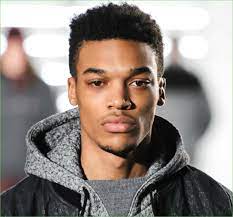 I tagli black uomo più stilosi del 2018. 1001 Idee Per Capelli Rasati Uomo Da Copiare Nel 2019