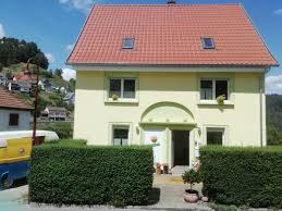 Das heimathaus mitsamt dem umliegenden gebäudeensemble ist schauplatz diverser kultureller veranstaltungen. Ferienwohnung Heimathaus Little Earth Forbach Frau Bettina Finkbeiner