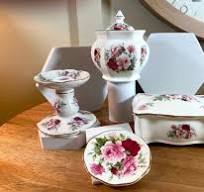 Engels Bone China, 4 St. Vanity Set, Engels rozenpatroon ...