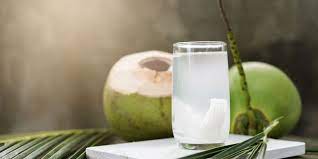 Nah air kelapa yang merupakan bagian dari buah kelapa itu sendiri, yang ternyata juga memiliki manfaat yang sangat baik untuk kesehatan manusia. 8 Manfaat Air Kelapa Bagus Untuk Gantikan Cairan Tubuh Halaman All Kompas Com