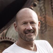 Michael Petræus (@m_p3us)