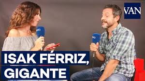 He is an actor and director, known for bandolera (2011), anita no perd el tren (2001) and zulo (2005). Entrevistamos A Isak Ferriz Protagonista De La Serie Gigantes Youtube