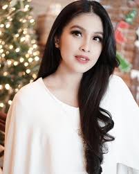 10 model rambut undercut artis cakep banget kapanlagi com. Model Rambut Artis Wanita Indonesia