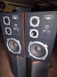 Sansui S.710 great vintage speakers, bass drivers have been replaced with  more powerful drivers, SABA 150 watts drivers manufactured in Germany. The  speakers are in super condition all round and have grill