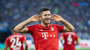 With 8 shots on goal and a conversion rate of 7.14 % he is at the moment 10 in the premier league. Top 10 Richest Soccer Players In The World 2021 Toptenu