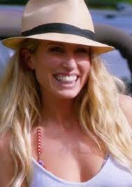 Lynn Downey's Instagram, Twitter & Facebook