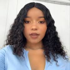 Alexandra Wade (alexandrawade_)