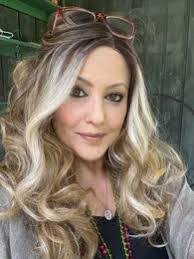 Laura Krukowski's Instagram, Twitter & Facebook