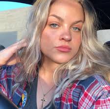 This woman tracked her husbands phone to a 🌈 man's house and he tried to  say they were playin Xbox… 🎮💀 Xbox hold this L!! #VideoInComments ⬇️⬇️