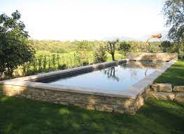 photos de piscines semi enterrees piscine semi enterree en beton par marinal guide piscine piscine semi enterree photo piscine piscine amenagement paysager