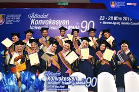 Sidang ke 10, waktu pagi. Istiadat Universiti Teknologi Mara Media Rasmi Facebook