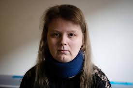 32-årige Michelle får to korte besøg om dagen og kan næsten ingenting selv:  »Jeg drømmer om at leve et liv, der ikke er så isoleret. Jeg er fange i mit  eget hjem« -