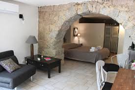 1 jolie chambre (glycine) vous attend au centre de l'extrême sud de la corse. La Chambre De La Casette Chambres D Hotes Porto Vecchio Sud Corse