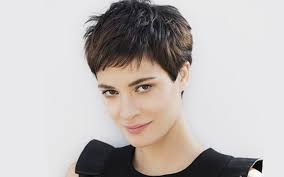 5 Manieres De Mettre En Valeur Les Coupes Courtes Chez Les Femmes Biblond Pour Les Coiffeurs Toutes les tendances mode, et modèle coiffure à la mode : coupes courtes chez les femmes