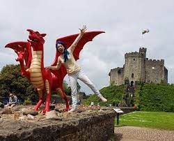 O censo local de 2001 apurou que 20,5% da população do país de gales são falantes do galês, em uma população de aproximadamente três milhões de pessoas. O Que Fazer Em Cardiff Guia De Viagem Completo Apure Guria