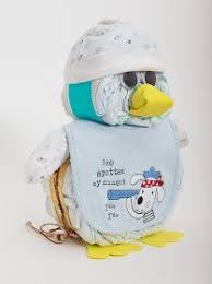 Geschenke Und Mehr Windelpinguin Hergestellt Aus Windeln Source By Gilbertkuklys Windeln Baby Aus Windeln Basteln Baby Junge Geschenke