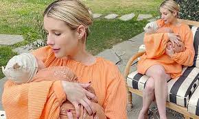 Emma roberts shared the very first photo of her newborn baby in an adorable twinning moment on tuesday, jan. Emma Roberts Gives First Look At Newborn Son Rhodes Just Two Weeks After Giving Birth Daily Mail Online